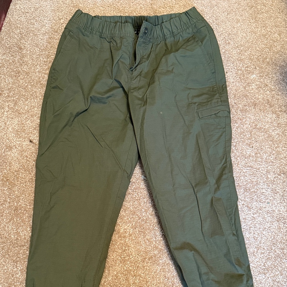 Women’s Prana Green Cargo Pants- Never Worn